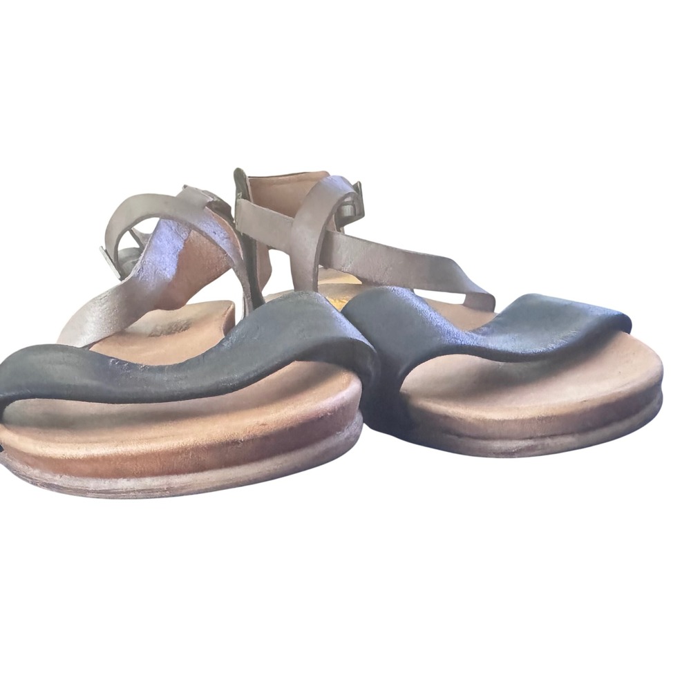 MIZ MOOZ NYC Leather Strappy Sandals Black Tan Women Size 39 8.5 Preloved - Picture 9 of 10